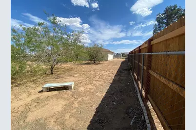 22764 Powhatan Road, Apple Valley, CA 92308 - Photo 28