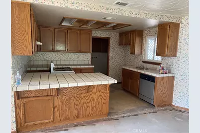 22764 Powhatan Road, Apple Valley, CA 92308 - Photo 8