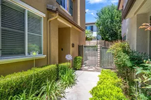 28378 Mirabelle Ln, Saugus, CA 91350 - Photo 2