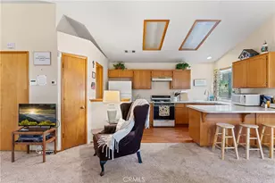 23774 Lakeview Dr, Crestline, CA 92325 - Photo 6