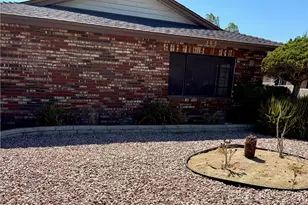 13925 Burning Tree Dr, Victorville, CA 92395 - Photo 2