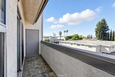 20253 Keswick St #326, Winnetka, CA 91306 - Photo 12