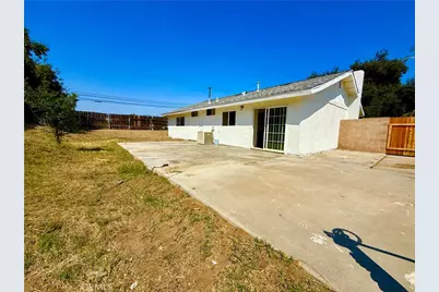 7702 Newport Ct, Fontana, CA 92336 - Photo 14