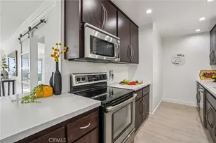 8400 De Longpre Ave, West Hollywood, CA 90069 - Photo 12