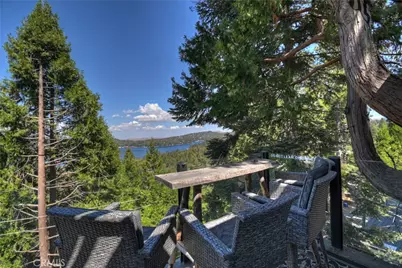 533 Sunderland, Lake Arrowhead, CA 92352 - Photo 2