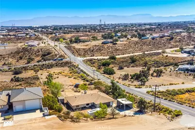8121 Anaconda Avenue, Oak Hills, CA 92344 - Photo 48