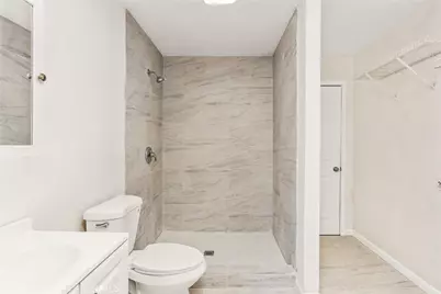 8121 Anaconda Avenue, Oak Hills, CA 92344 - Photo 38