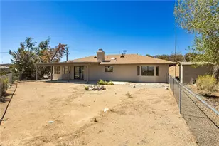 8121 Anaconda Ave, Oak Hills, CA 92344 - Photo 46