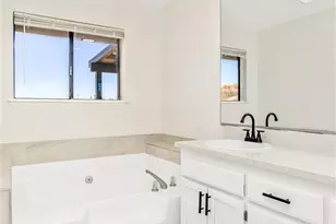 8121 Anaconda Ave, Oak Hills, CA 92344 - Photo 30