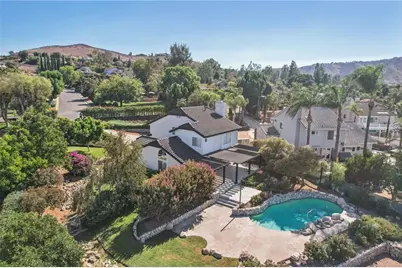 10691 Orchard View Lane, Riverside, CA 92503 - Photo 4