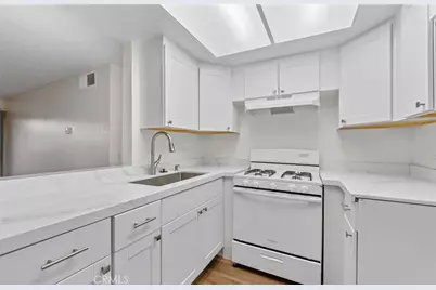 600 W 3rd Street #107, Santa Ana, CA 92701 - Photo 2