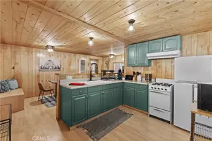 317 Moreno, Sugarloaf, CA 92386 - Photo 6