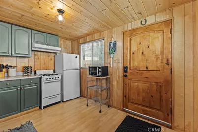 317 Moreno, Sugarloaf, CA 92386 - Photo 8