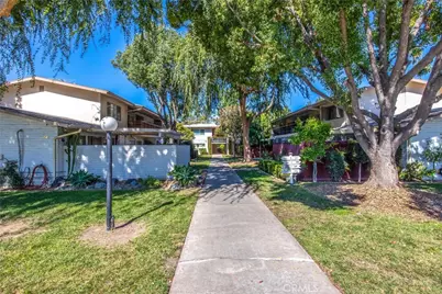 135 N Center, Redlands, CA 92373 - Photo 2