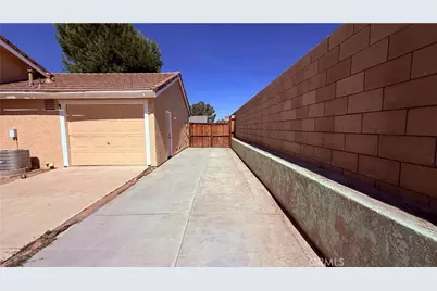 12404 Mammoth Drive, Victorville, CA 92392 - Photo 42