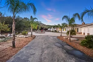 21855 The Trails Cir, Murrieta, CA 92562 - Photo 4