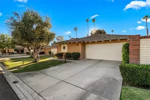 393 Gran Via, Palm Desert, CA 92260 - Photo 2