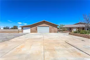 7045 Oak Hill Rd, Oak Hills, CA 92344 - Photo 22