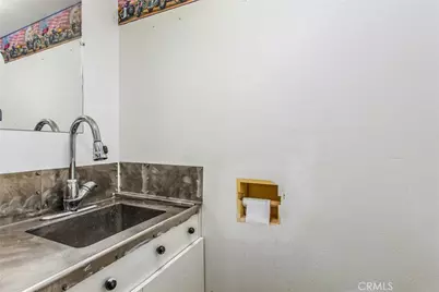 7045 Oak Hill Road, Oak Hills, CA 92344 - Photo 24