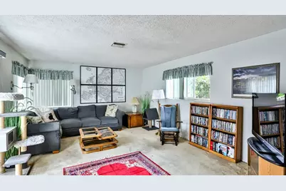 428 W 8th St, Upland, CA 91786 - Photo 16