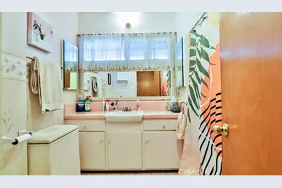 428 W 8th St, Upland, CA 91786 - Photo 32