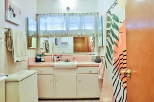 428 W 8th St, Upland, CA 91786 - Photo 32