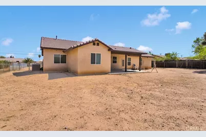 9814 Oakwood Avenue, Hesperia, CA 92345 - Photo 32