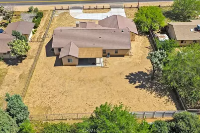 9814 Oakwood Avenue, Hesperia, CA 92345 - Photo 40