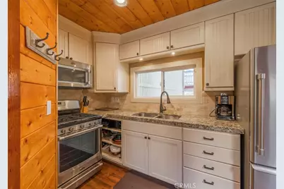 405 Sugarloaf, Big Bear City, CA 92314 - Photo 10