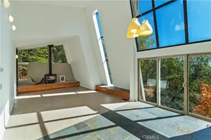 22 Holly Dr, Running Springs, CA 92382 - Photo 4