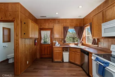 23903 Skyland Drive, Crestline, CA 92325 - Photo 16