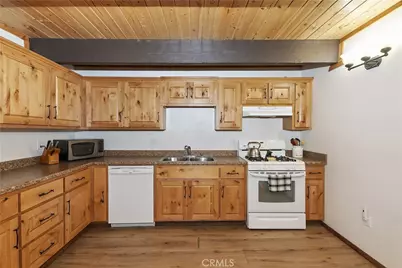 716 Villa Grove Avenue, Big Bear City, CA 92314 - Photo 10