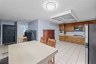 402 S Howard #A &amp #B, Corona, CA 92879 - Photo 6