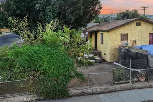 402 S Howard #A &amp #B, Corona, CA 92879 - Photo 24