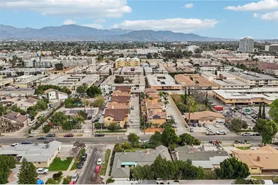 8345 Kester, Panorama City, CA 91402 - Photo 36