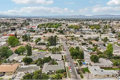 8345 Kester, Panorama City, CA 91402 - Photo 40