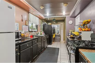 8345 Kester, Panorama City, CA 91402 - Photo 16