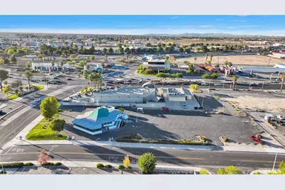 14096 Green Tree Boulevard, Victorville, CA 92395 - Photo 36