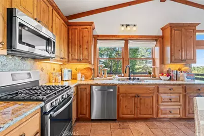 813 Greenbriar Drive, Lake Arrowhead, CA 92385 - Photo 10