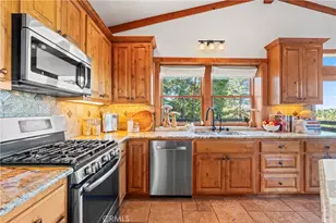 813 Greenbriar Dr, Lake Arrowhead, CA 92385 - Photo 10