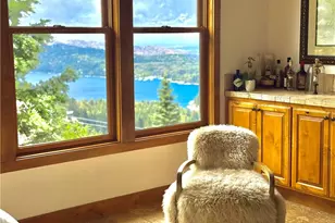 813 Greenbriar Dr, Lake Arrowhead, CA 92385 - Photo 2