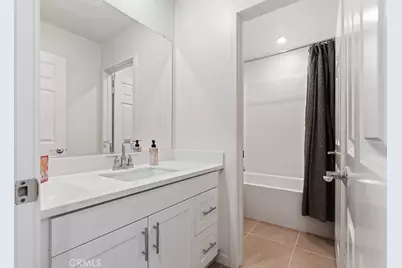 975 W Clover, Rialto, CA 92376 - Photo 18