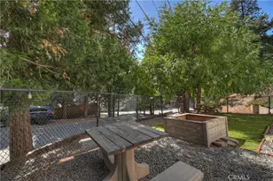 24150 Zell Ct, Crestline, CA 92325 - Photo 12