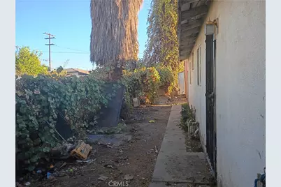 23983 E Central, San Bernardino, CA 92408 - Photo 26