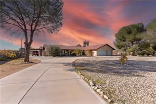 20071 Serrano, Apple Valley, CA 92307 - Photo 2