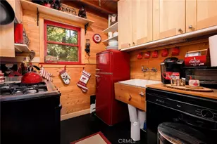 529 W Victoria Ct, Lake Arrowhead, CA 92352 - Photo 10
