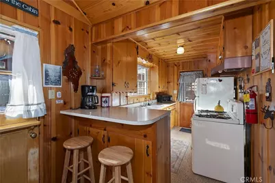 42547 Cedar, Big Bear Lake, CA 92315 - Photo 12