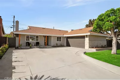 17381 Meer, Huntington Beach, CA 92647 - Photo 1