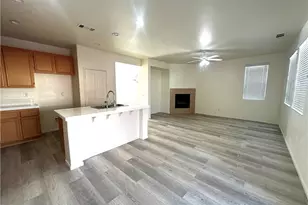 13846 Hawk Ct, Victorville, CA 92394 - Photo 6