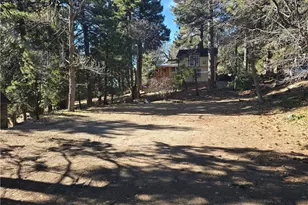 31845 Hilltop, Running Springs, CA 92382 - Photo 4